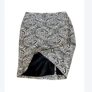 ANN TAYLOR sparkly cream gold & black pencil skirt. Lined.Great for the Holidays